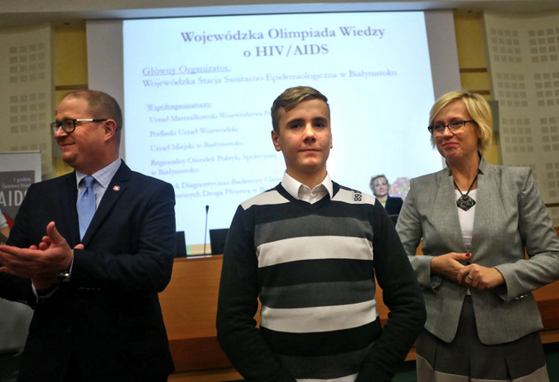 Damian Kupidłowski z Łomży zajął drugie miejsce w Wojewódzkiej Olimpiadzie Wiedzy o HIV/AIDS (fot. UM WP Białystok)