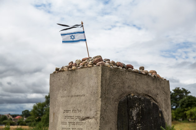 Pomnik pomordowanych Żydów w Jedwabnem