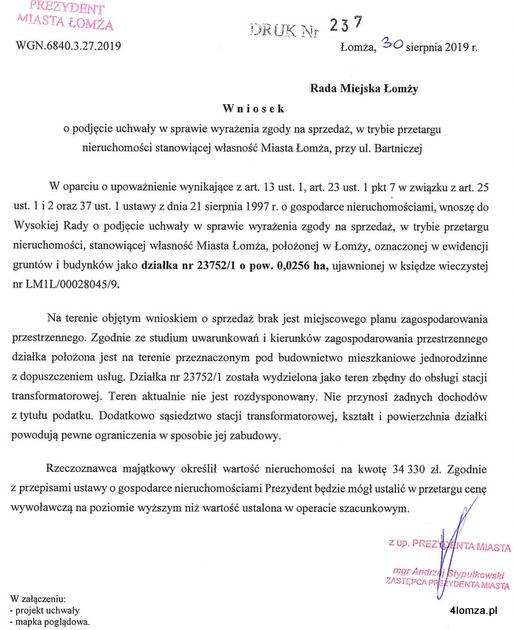 Wniosek prezydenta z 30 sierpnia 2019 r.  (podpisany przez wiceprezydenta Andrzeja Stypułkowskiego) o zgodę na sprzedaż  działki, którą chce kupić radny Mariusz Tarka