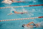 Foto: Pływacy z medalami