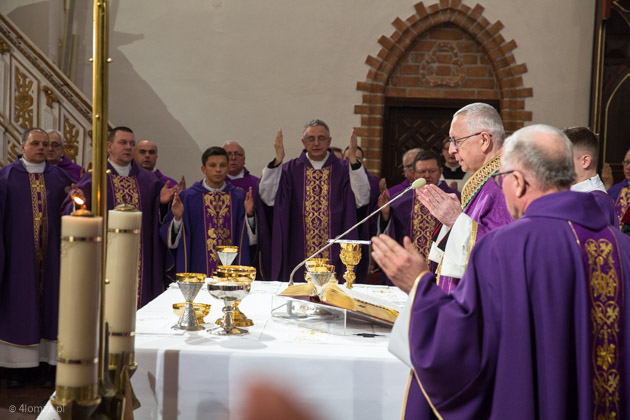 Przewodniczący Episkopatu Polski abp Stanisław Gądecki przewodniczył mszy świętej żałobnej