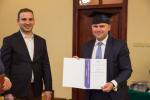 Foto: Dyplom otrzymuje Piotr Kłys