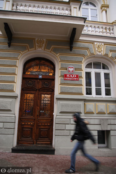 Wejście do Sądu Okręgowego w Łomży