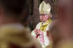 Foto: Biskup apeluje o modlitwy... w związku z korona...