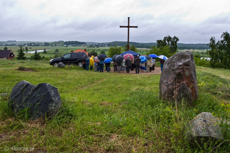 2009.06.13 Wzgórze Św Wawrzyńca, poświęcenie krzyża fot Marek Maliszewski/4lomza.pl