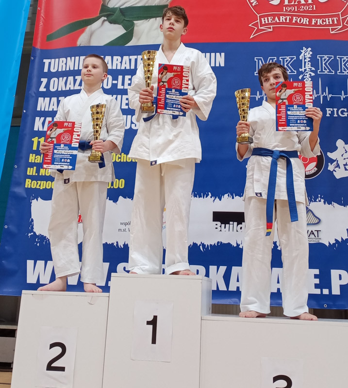 Kategoria młodzik - 55 kg,  1 miejsce  Adam Miciura, 3 miejsce Adam Burczyk.