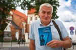 Foto: Rowerzysta Koronkiewicz z wizytą u Matki Boskiej