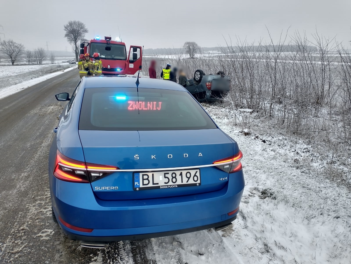 Dachowanie pod Lutostanią (fot. Policja)