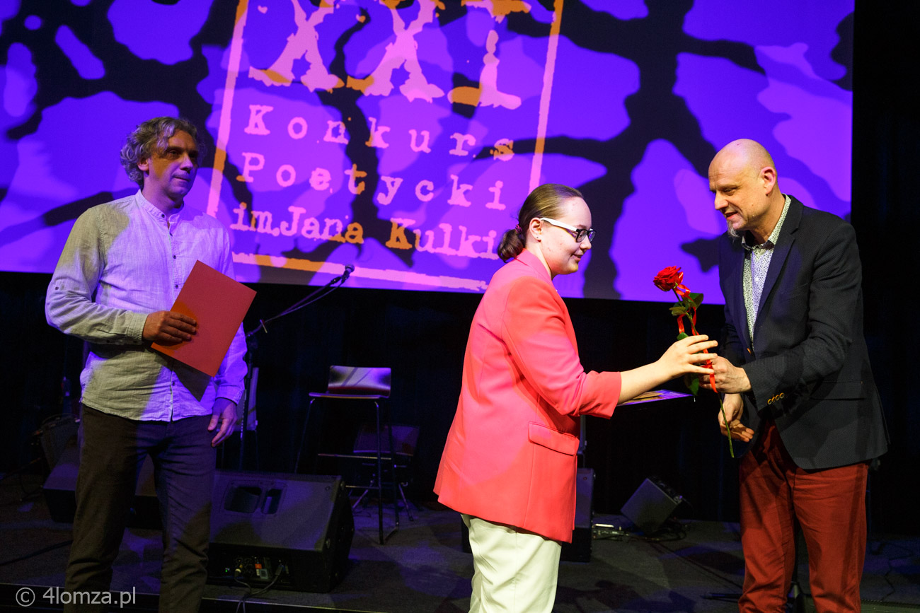 Martyna Kulińska odbiera nagrodę