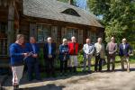 Foto: Od lewej: Juliusz Jakimowicz, Adam Walicki, prof. dr hab. inż. arch. Jerzy Uścinowicz, Barbara Maria Werner, Mirosław Grzyb, Marek Olbryś, Jacek Chętnik, Grzegorz Palka i Sławomir Zgrzywa